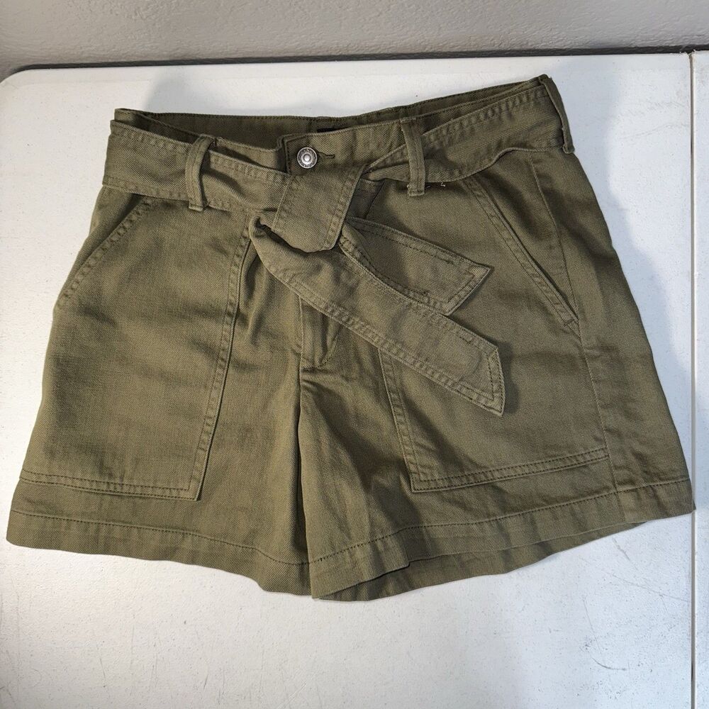 Banana Republic Women’s Ahorts size 6 Army Green Pockets Belt Loops and Belt